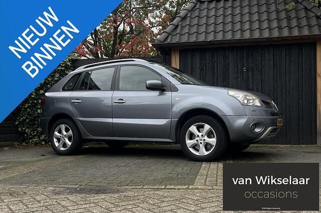 Grijs Gebruikt 2009 Renault Koleos Bose Edition SUV | € 5.995 (Iets duurder) - Afbeelding 1/4