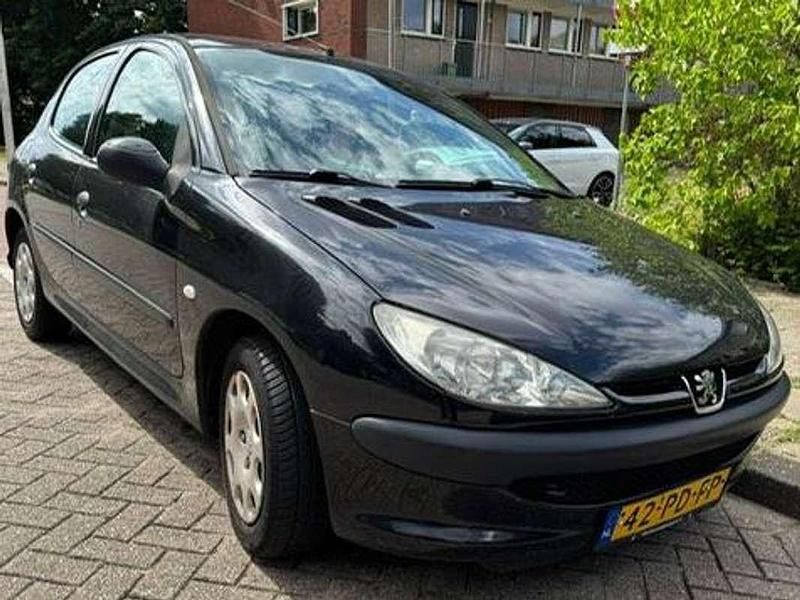 Gebruikt 2004 Peugeot 206 Hatchback | € 1.200 (Eerlijke prijs) - Afbeelding 1/4