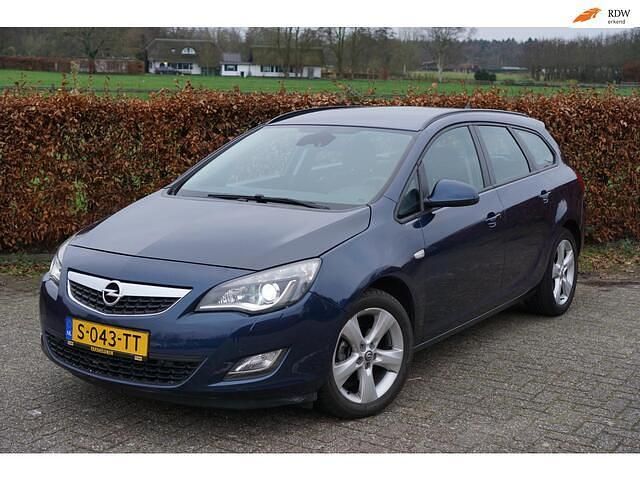 Blauw Occasion 2011 Opel Astra Edition Stationwagen | € 5.999 (Goede deal) - Afbeelding 1/4