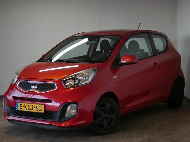 Rood Occasion 2013 Kia Picanto Hatchback | € 3.450 (Iets duurder) - Afbeelding 1/4