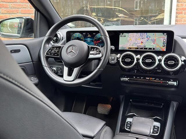 Occasion Mercedes B180 Business 136 PK (100 kW) 2019 Zwart MPV