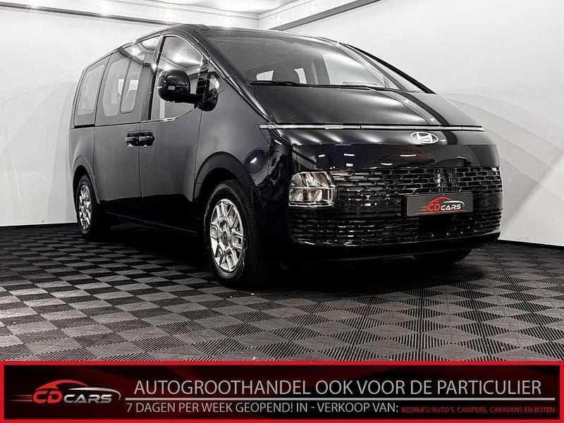 Blauw Nieuw 2025 Hyundai Staria Comfort Van | € 59.950 - Afbeelding 1/4