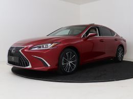 Rood Gebruikt 2025 Lexus ES300H Business Edition Sedan | € 59.950 (Duur) - Afbeelding 1/3