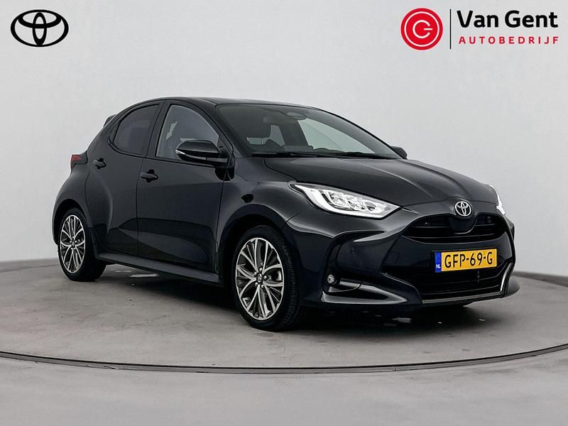 Zwart Gebruikt 2024 Toyota Yaris Hybrid Executive Hatchback | € 29.999 (Duur) - Afbeelding 1/4