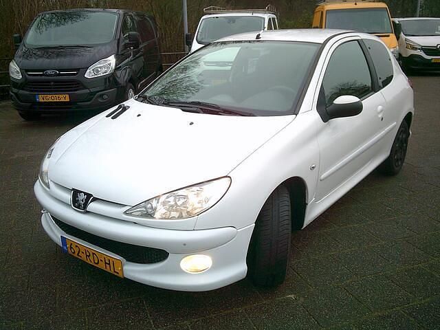 Occasion Peugeot 206 75 PK (55 kW) 2005 Wit Hatchback