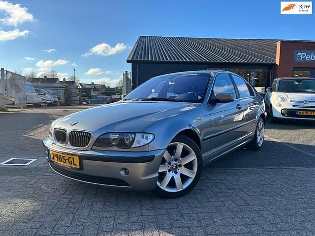 Grijs Gebruikt 2003 BMW 325 Executive Sedan | € 8.450 - Afbeelding 1/4