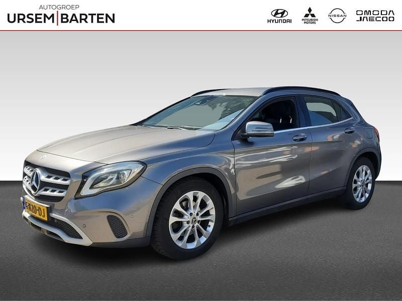 Grijs Gebruikt 2019 Mercedes GLA180 Business SUV | € 17.930 (Eerlijke prijs) - Afbeelding 1/4