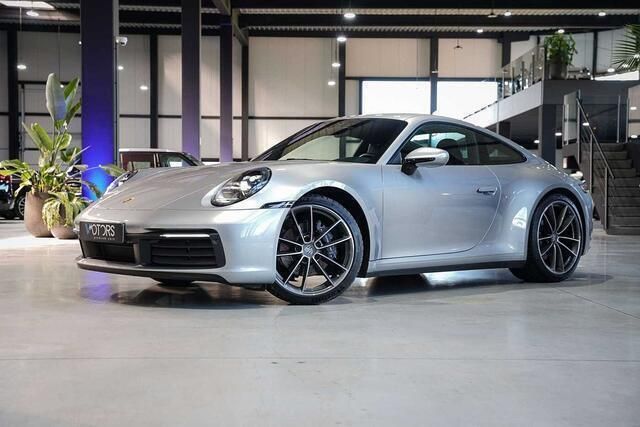 Occasion Porsche 992 2022 Zilver Coupé