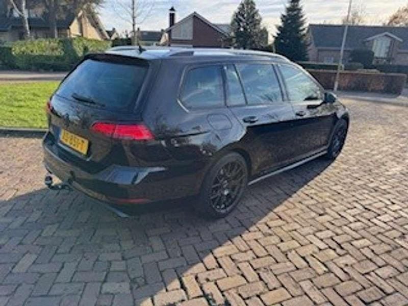 Zwart Gebruikt 2019 VW Golf VII R-line Stationwagen | € 10.600 (Super prijs) - Afbeelding 1/4