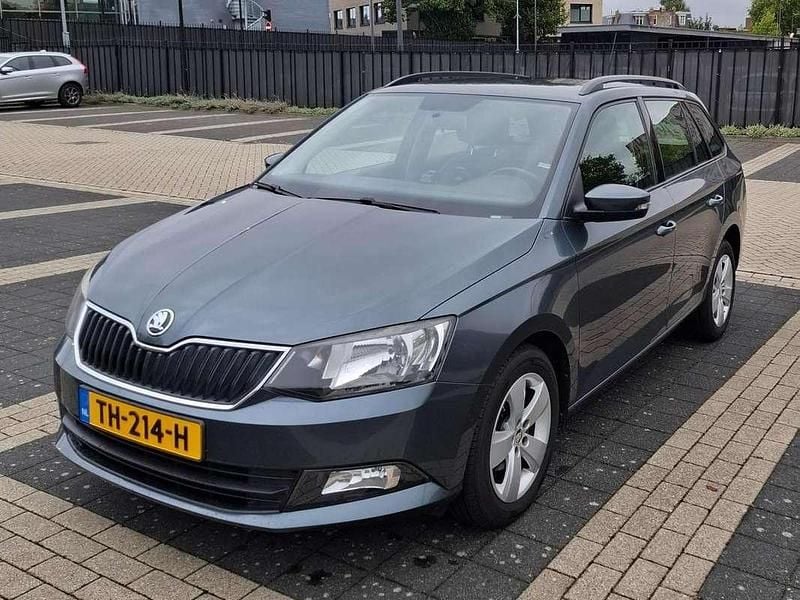 Grijs Gebruikt 2016 Skoda Fabia Style Hatchback | € 6.500 (Goede deal) - Afbeelding 1/4