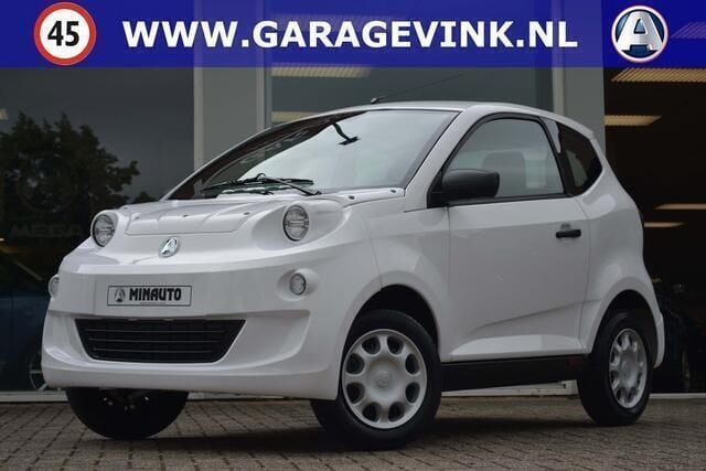 Wit Nieuw 2024 Aixam Minauto Hatchback | € 11.786 - Afbeelding 1/4