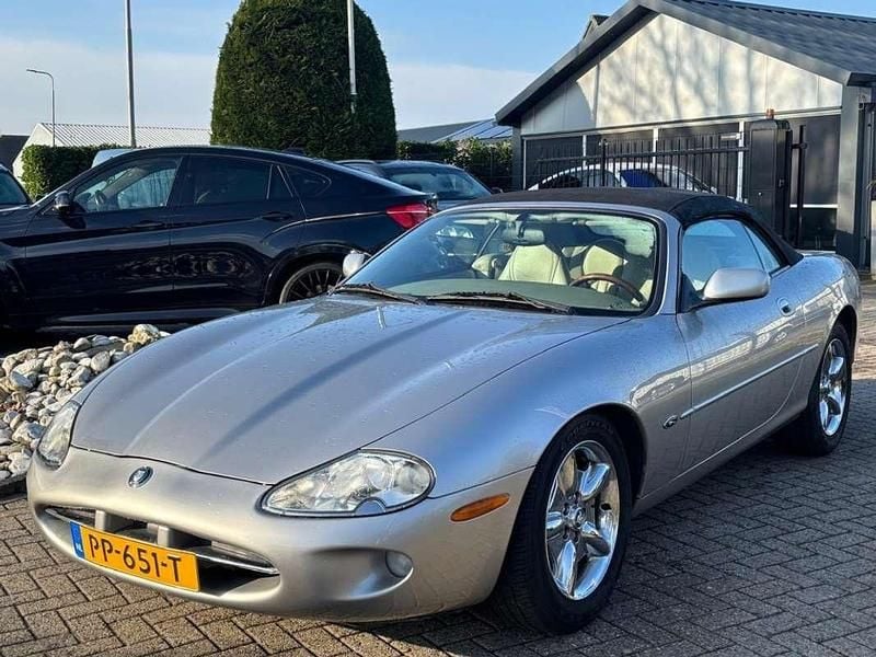 Grijs Occasion 1999 Jaguar XK8 Cabriolet | € 12.950 (Super prijs) - Afbeelding 1/4