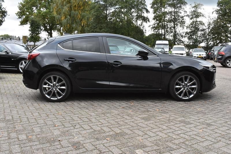 Occasion Mazda 3 120 PK (88 kW) 2017 Zwart Hatchback