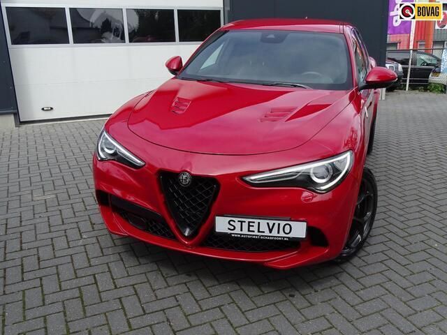 Rood Gebruikt 2018 Alfa Romeo Stelvio Quadrifoglio SUV | € 64.500 - Afbeelding 1/4