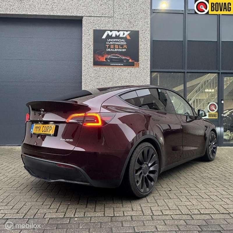 Rood Occasion 2023 Tesla Model Y Performance SUV | € 40.890 (Eerlijke prijs) - Afbeelding 1/4