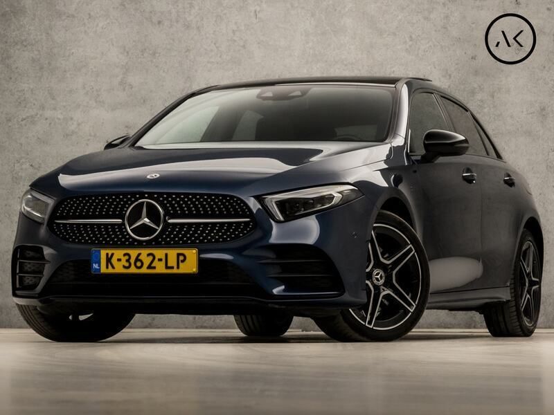 Blauw, metallic lak Gebruikt 2021 Mercedes A250 Business Hatchback | € 24.945 (Goede deal) - Afbeelding 1/4