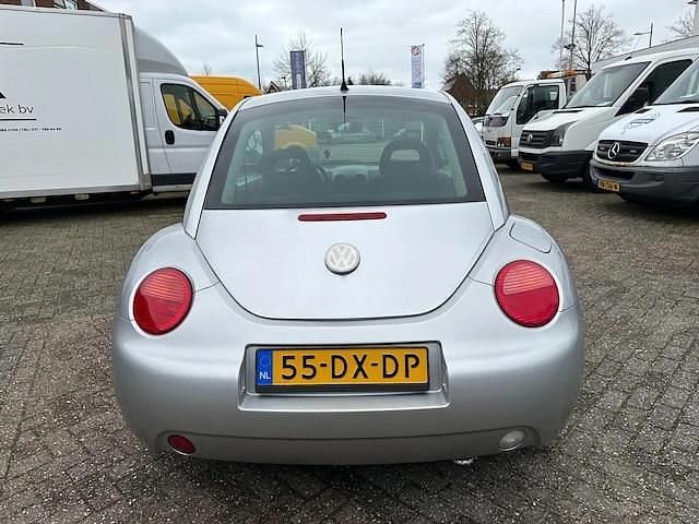 Occasion VW New Beetle Highline 116 PK (85 kW) 2000 Grijs (metallic) Hatchback