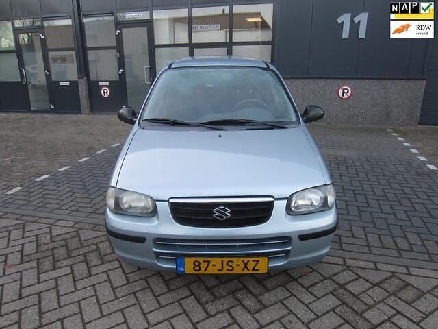 Grijs (metallic) Gebruikt 2002 Suzuki Alto GLS Hatchback | € 1.995 (Eerlijke prijs) - Afbeelding 1/4
