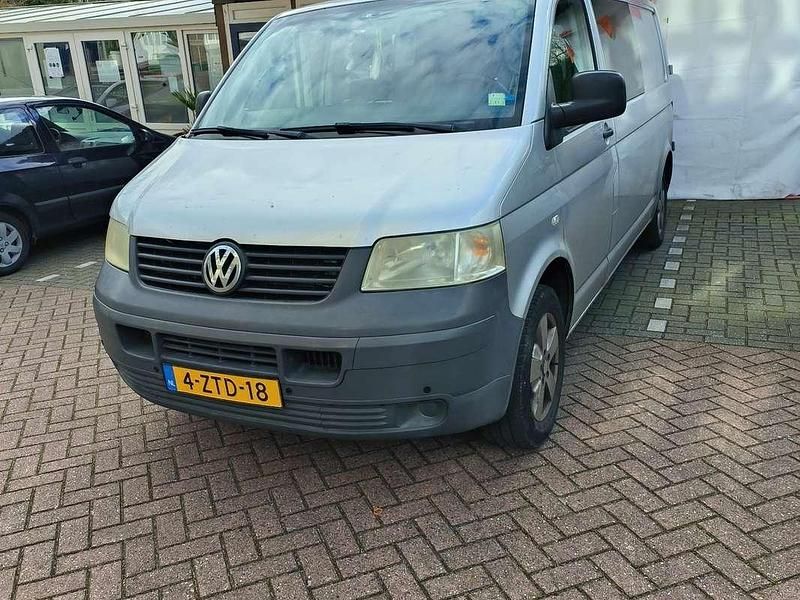 Grijs Gebruikt 2004 VW T5 Van | € 8.000 - Afbeelding 1/4