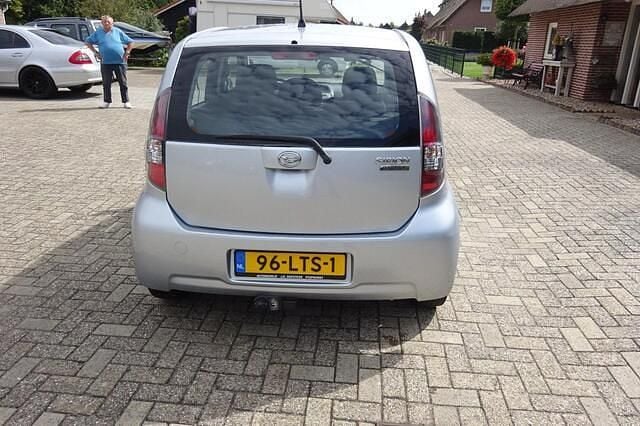 Grijs Gebruikt 2010 Daihatsu Sirion Hatchback | € 3.250 (Eerlijke prijs) - Afbeelding 1/4