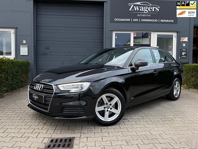 Zwart (metallic) Gebruikt 2019 Audi A3 Sportback Proline Hatchback | € 14.398 (Goede deal) - Afbeelding 1/4