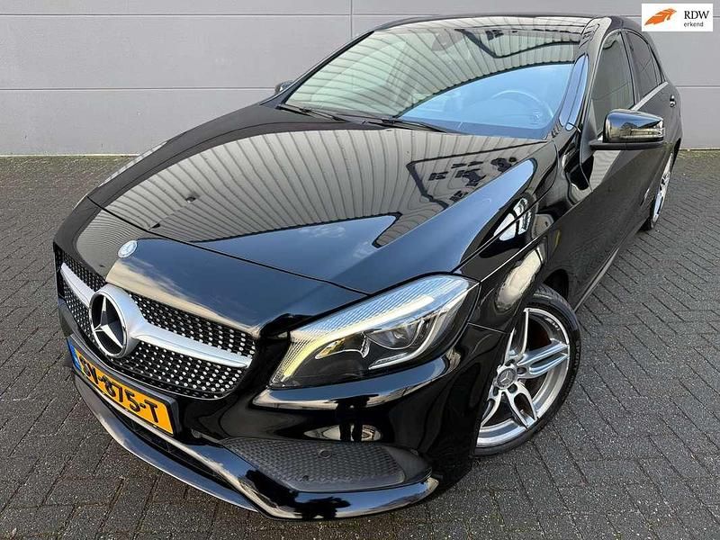 Zwart Occasion 2017 Mercedes A180 Ambition Hatchback | € 16.250 (Eerlijke prijs) - Afbeelding 1/4