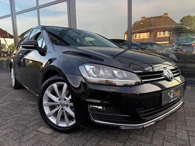 Zwart Gebruikt 2015 VW Golf VII Highline Hatchback | € 11.450 (Goede deal) - Afbeelding 1/4