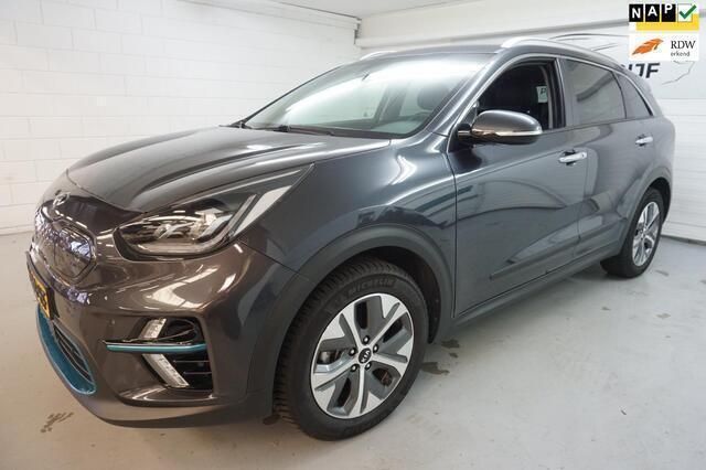 Grijs, metallic lak Gebruikt 2020 Kia e-Niro EX SUV | € 99.999 - Afbeelding 1/4