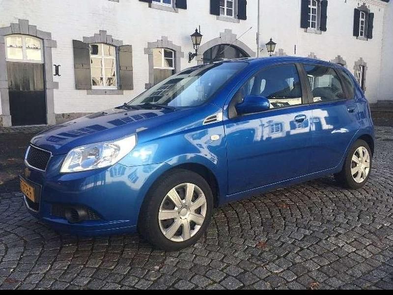 Blauw Gebruikt 2009 Chevrolet Aveo LS Hatchback | € 2.300 (Eerlijke prijs) - Afbeelding 1/4