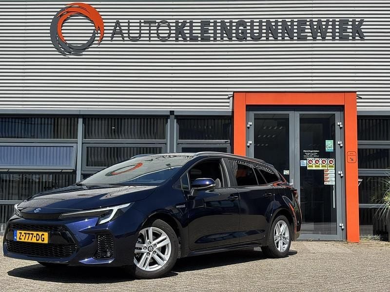 Blauw Occasion 2024 Toyota Corolla Hybrid Stationwagen | € 25.950 (Eerlijke prijs) - Afbeelding 1/4