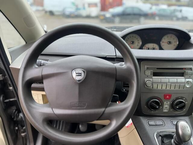 Grijs Gebruikt 2005 Lancia Musa MPV | € 1.500 (Super prijs) - Afbeelding 1/4