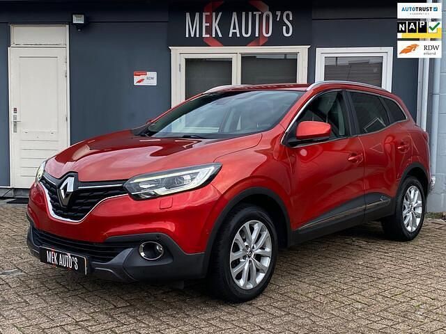 Rood Gebruikt 2015 Renault Kadjar Intens SUV | € 10.944 (Eerlijke prijs) - Afbeelding 1/4