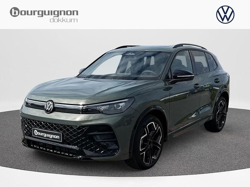 Groen Occasion 2024 VW Tiguan Active SUV | € 53.200 (Iets duurder) - Afbeelding 1/3