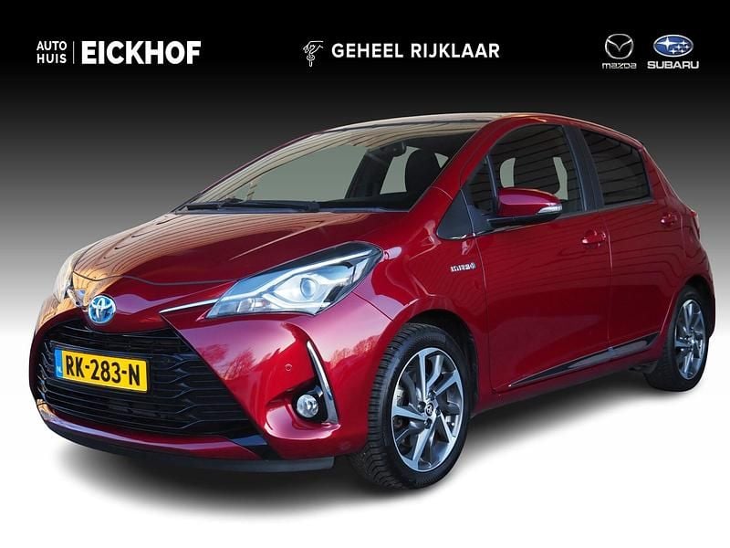 Rood Occasion 2017 Toyota Yaris Premium Hatchback | € 14.950 (Goede deal) - Afbeelding 1/4