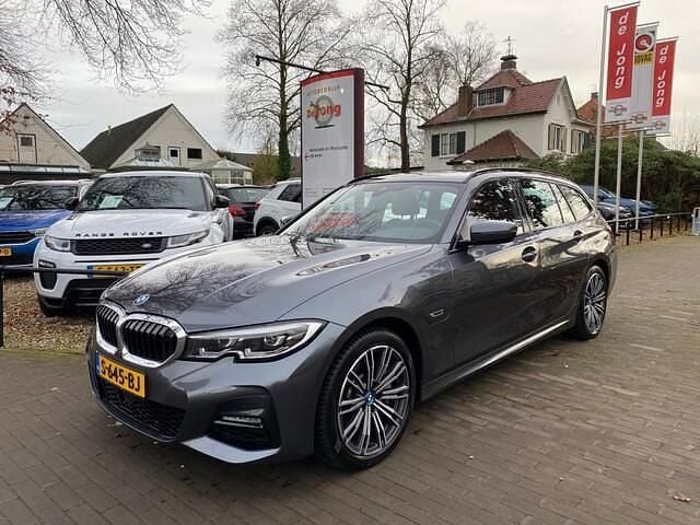 Grijs Gebruikt 2022 BMW 330 M Sport Stationwagen | € 27.950 (Super prijs) - Afbeelding 1/4