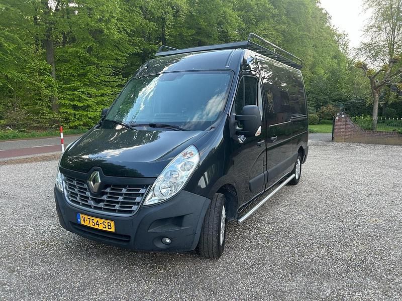 Zwart (metallic) Gebruikt 2018 Renault Master | € 14.000 (Eerlijke prijs) - Afbeelding 1/4