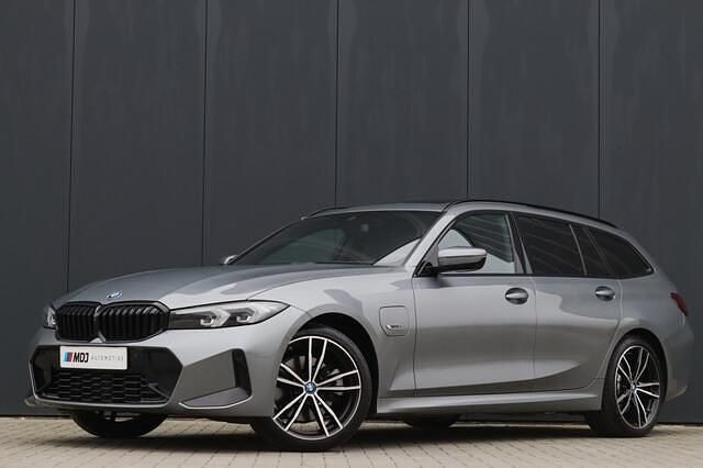 Occasion BMW 330 M Sport 291 PK (214 kW) 2023 Grijs Stationwagen