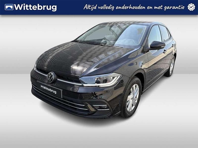 Zwart Gebruikt 2022 VW Polo Style Hatchback | € 21.950 (Goede deal) - Afbeelding 1/1