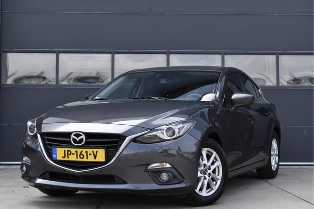 Grijs Gebruikt 2016 Mazda 3 Hatchback | € 9.495 (Eerlijke prijs) - Afbeelding 1/4