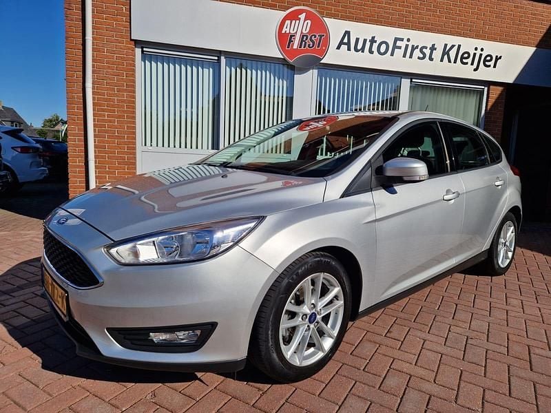 Grijs Gebruikt 2018 Ford Focus Business Edition Hatchback | € 11.930 (Super prijs) - Afbeelding 1/3