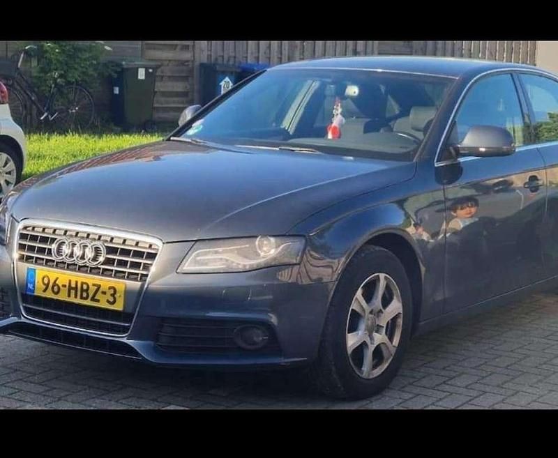 Grijs Gebruikt 2008 Audi A4 Sedan | € 6.000 (Eerlijke prijs) - Afbeelding 1/4