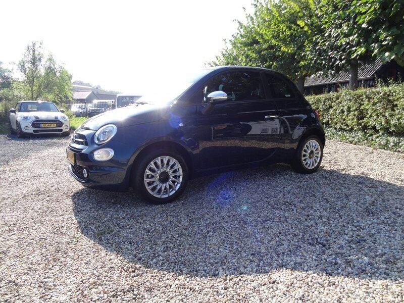 Blauw, metallic lak Gebruikt 2023 Fiat 500 Dolcevita Hatchback | € 15.950 (Eerlijke prijs) - Afbeelding 1/4