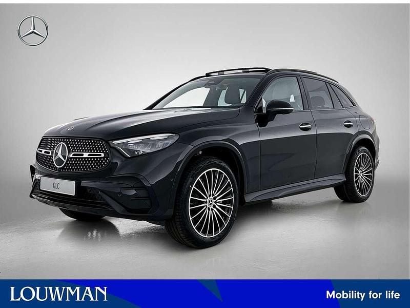 Zwart, metallic lak Nieuw 2025 Mercedes GLC300 Sport Edition SUV | € 79.999 (Super prijs) - Afbeelding 1/4