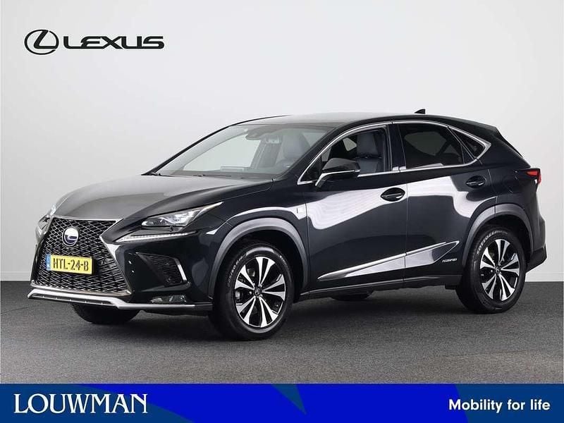 Zwart Gebruikt 2021 Lexus NX300h Sport Line SUV | € 42.945 (Eerlijke prijs) - Afbeelding 1/3