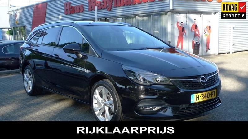 Zwart Occasion 2020 Opel Astra Edition+ Stationwagen | € 17.900 - Afbeelding 1/1