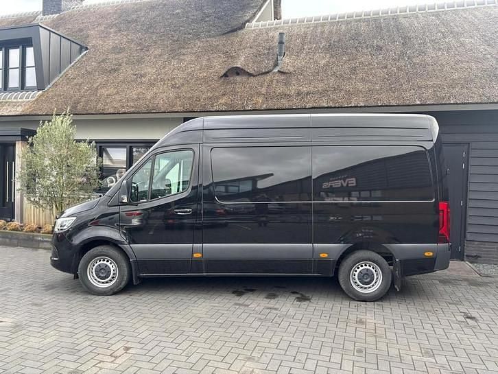 Occasion Mercedes Sprinter 190 PK (139 kW) 2024 Zwart (metallic) Van