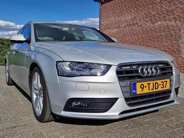 Grijs Gebruikt 2013 Audi A4 Proline Stationwagen | € 11.450 (Iets duurder) - Afbeelding 1/4