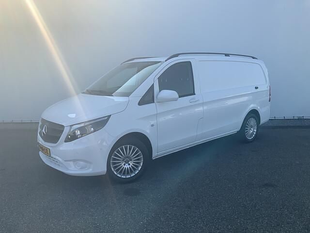 Overige Gebruikt 2020 Mercedes Vito MPV | € 21.950 (Iets duurder) - Afbeelding 1/4