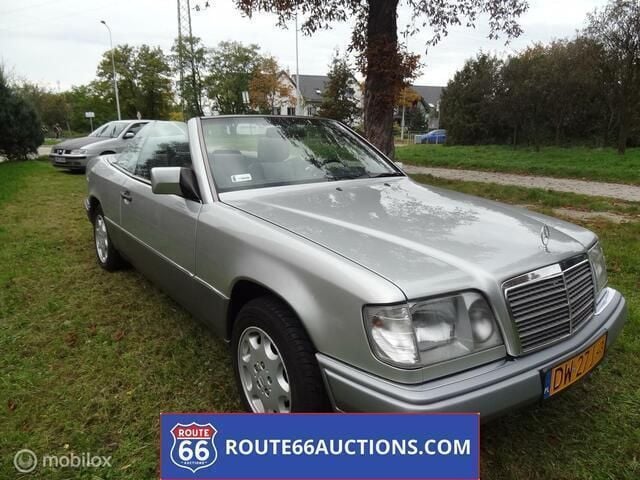 Grijs Gebruikt 1994 Mercedes E220 Coupé | € 11.640 - Afbeelding 1/4