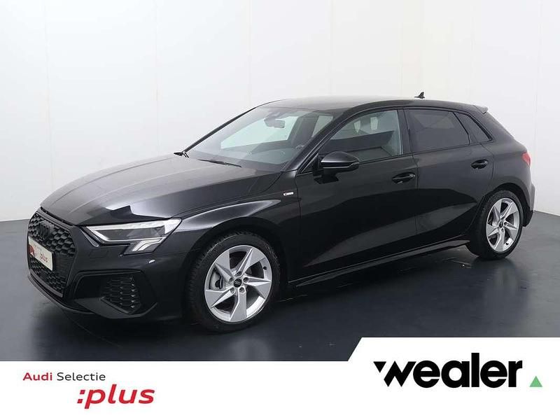 Zwart Gebruikt 2023 Audi A3 Sportback Ambiente Hatchback | € 28.940 (Super prijs) - Afbeelding 1/4